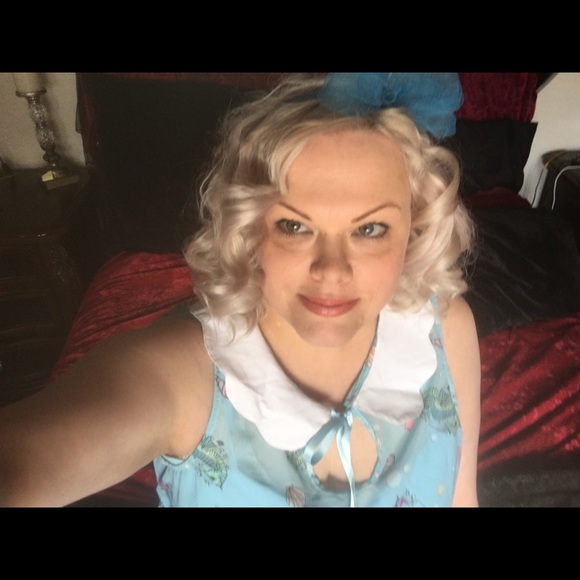 Meet your Posher, Elise - Picture 1 of 1